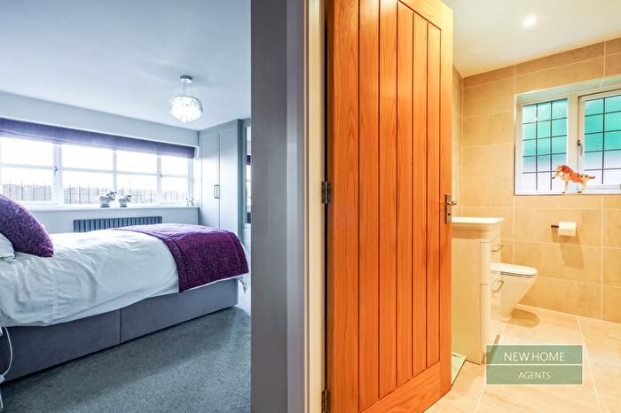 2 Bedroom Detached Bungalow For Sale In Stock Dove Close, Preston, PR3