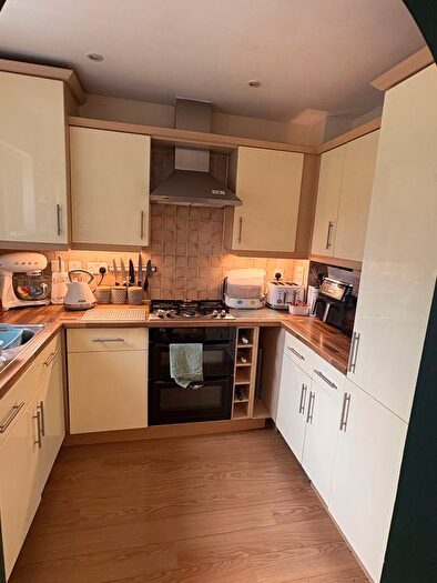 4 Bedroom Semi-detached House To Rent In Paddock Way, Hinckley, LE10