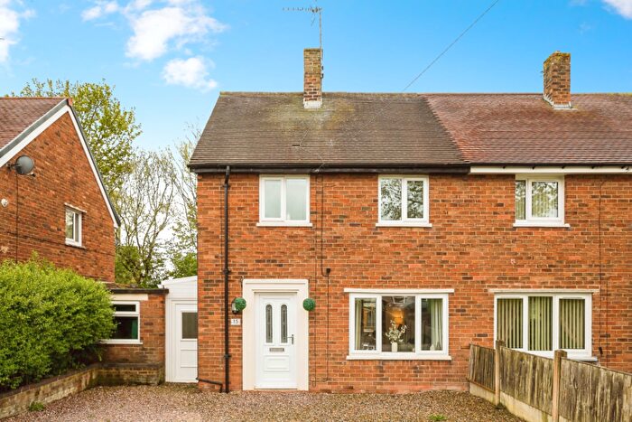 3 Bedroom Semi Detached House To Rent In Pen-Y-Cae, LL14
