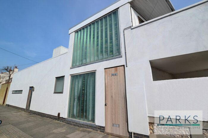 3 Bedroom End Of Terrace House To Rent In Vere Road, Brighton, BN1