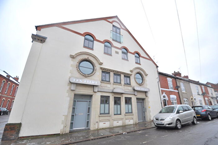 2 Bedroom Apartment To Rent In The Plaza, Grove Road, Northampton, NN1
