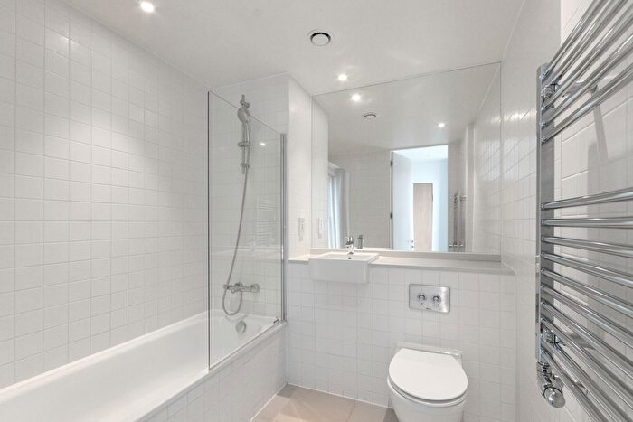 2 Bedroom Flat To Rent In Victoria Road, Rehearsal Rooms, W3