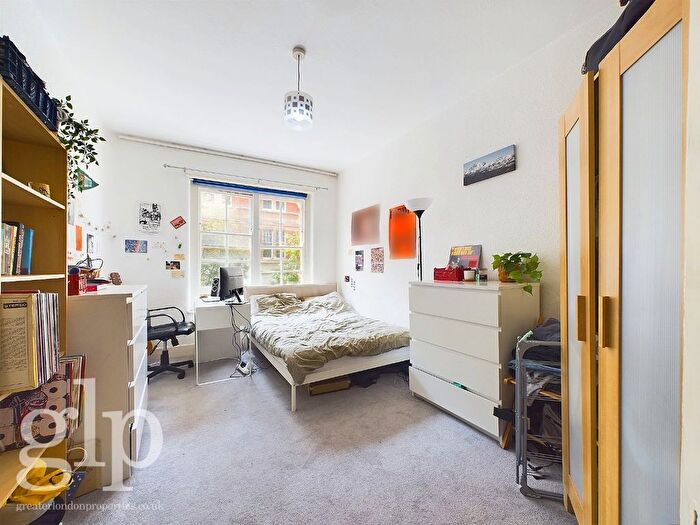 3 Bedroom Flat To Rent In Jessel House, - Judd Street, London, Greater London, WC1H