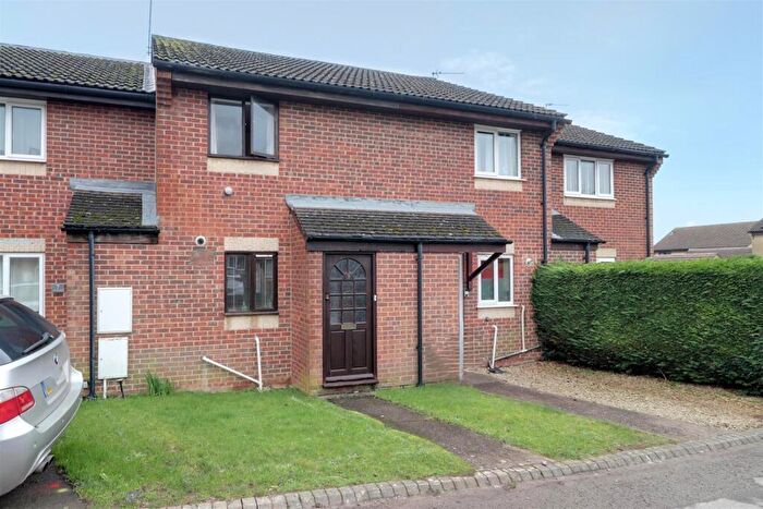 2 Bedroom Terraced House For Sale In Pheasant Mead, Stonehouse, GL10