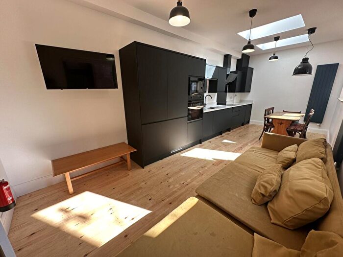 8 Bedroom Property To Rent In Argyle Avenue, Victoria Park, £pppw, M14