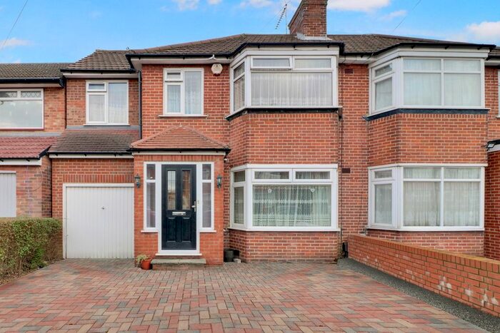 4 Bedroom Semi-Detached House To Rent In Crowshott Avenue, Stanmore, HA7