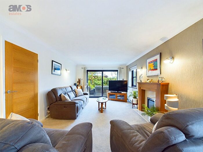 4 Bedroom Detached House For Sale In Green Lane, Eastwood, Leigh-On-Sea Essex, SS9