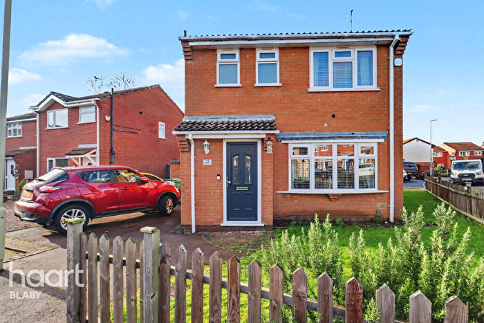 3 Bedroom Detached House For Sale In Grosvenor Close, Leicester, LE2