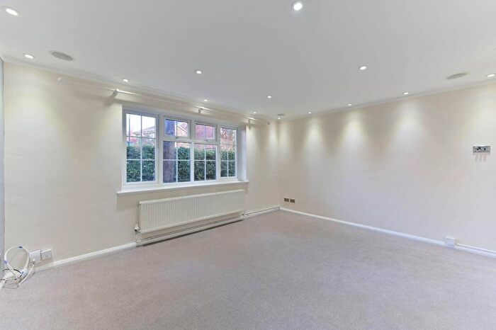 2 Bedroom Flat To Rent In Robin Hood Lane, Sutton, SM1