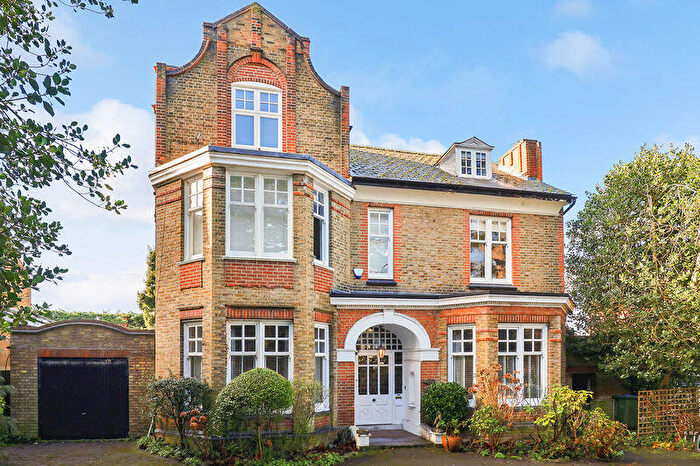 2 Bedroom Flat For Sale In St. Marys Road, Surbiton, KT6