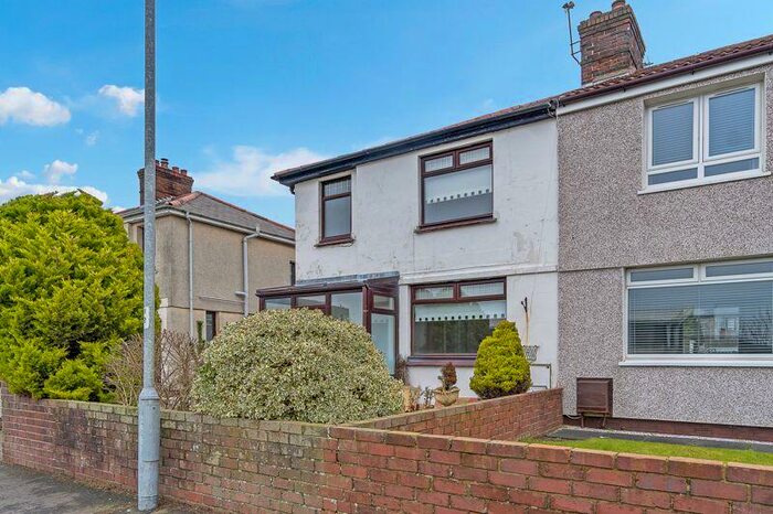 3 Bedroom Semi-Detached Villa For Sale In Second Avenue, Irvine, KA12