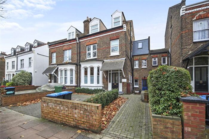 2 Bedroom Apartment To Rent In Brondesbury Road, London, NW6