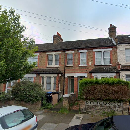 4 Bedroom Detached House To Rent In Alberta Road, Enfield, EN1