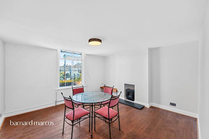 4 Bedroom Maisonette For Sale In Westcote Road, London, SW16