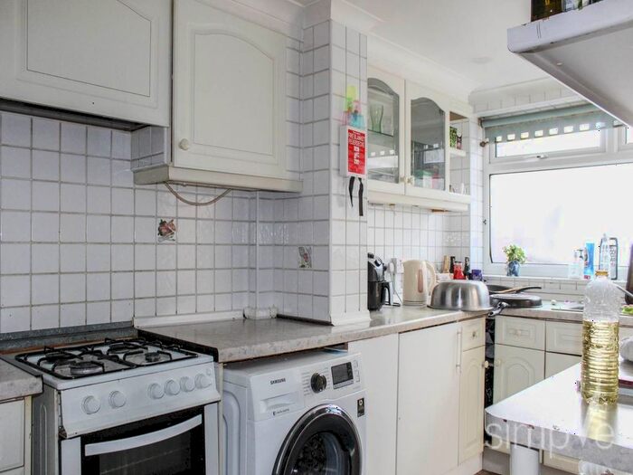 4 Bedroom Property To Rent In Kingston Lane, Uxbridge, Middlesex, UB8