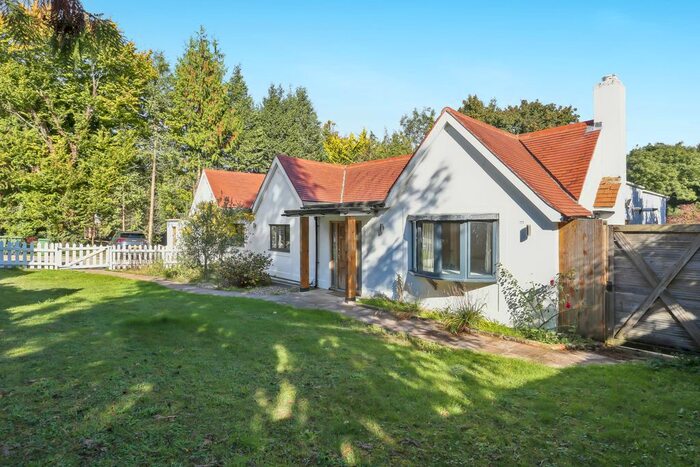 6 Bedroom Detached House To Rent In Outdowns, Effingham, KT24