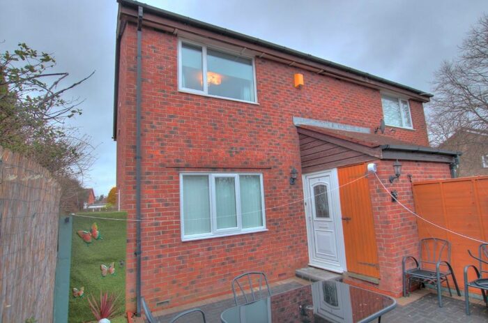 1 Bedroom Flat To Rent In Apple Close, Lemington Rise, Newcastle Upon Tyne, NE15