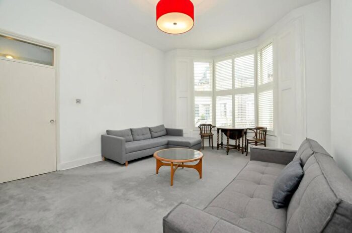 1 Bedroom Flat To Rent In Alkham Road, Stoke Newington, N16
