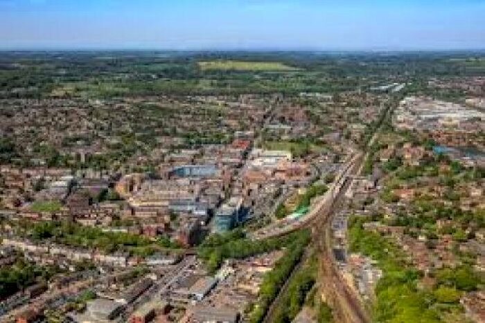 2 Bedroom Flat To Rent In High Street, Redhill, RH1