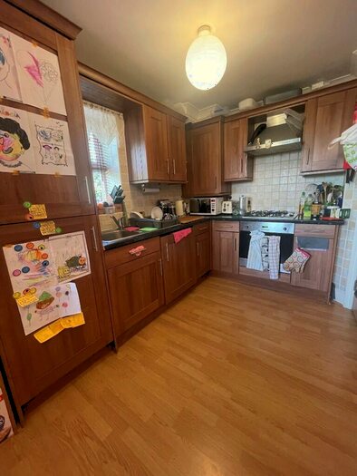 2 Bedroom Ground Maisonette To Rent In Elmfield Road, London, E17