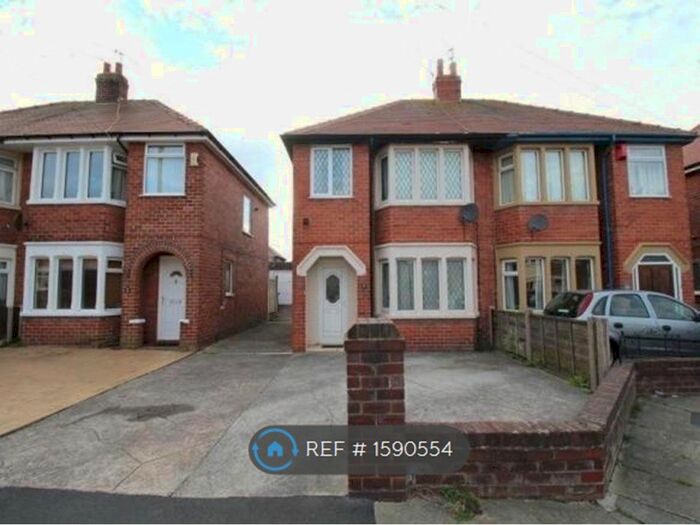 3 Bedroom Semi-Detached House To Rent In Fitzroy Road, Blackpool, FY2