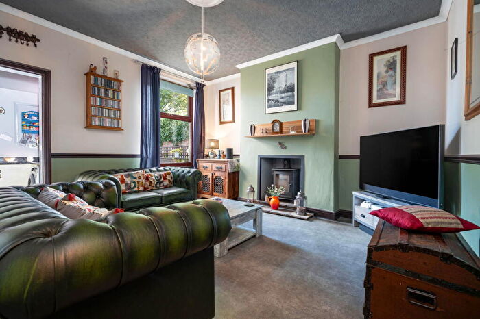 3 Bedroom End Of Terrace House For Sale In Sumner Street, Glossop, SK13