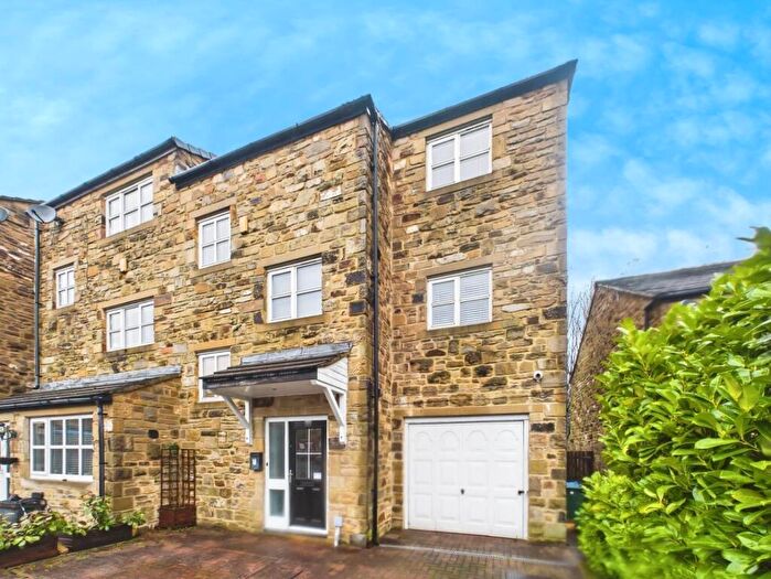 4 Bedroom Semi Detached House For Sale In Pepper Hill Lea, Keighley, BD22