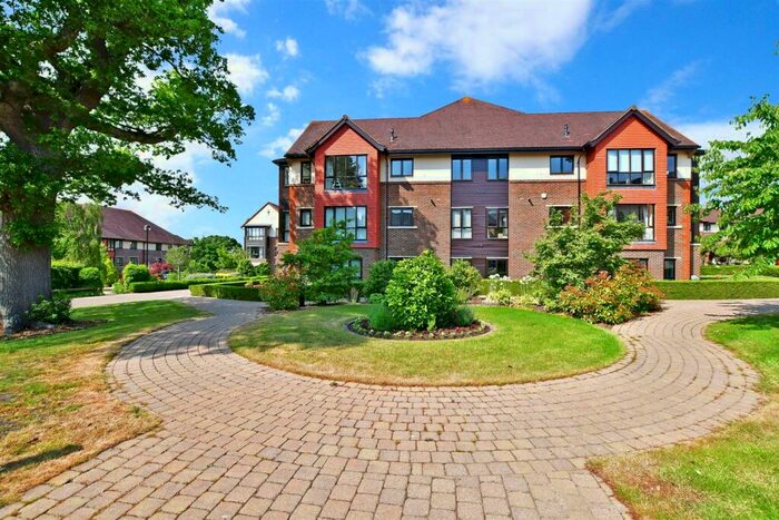 2 Bedroom Apartment For Sale In Ditchling Road, Burgess Hill, West Sussex, RH15