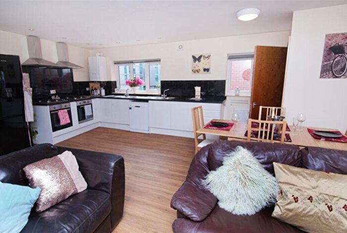 5 Bedroom Flat To Rent In Cemetery Road, Sheffield, S11