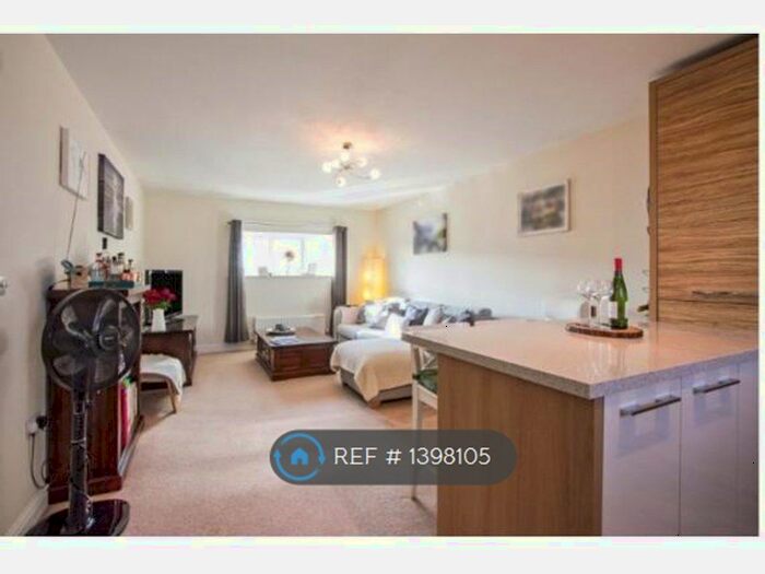 2 Bedroom Flat To Rent In Danby Street, Bristol, BS16