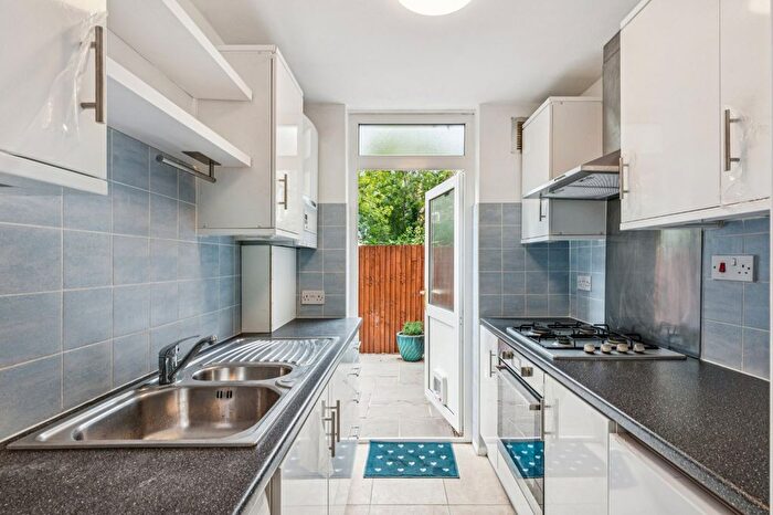 1 Bedroom Flat To Rent In Foster Court, A Clapham Park Road, SW4