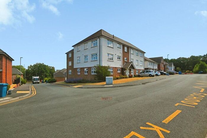 2 Bedroom Flat For Sale In Barlaston Way, Amington, Tamworth, B77