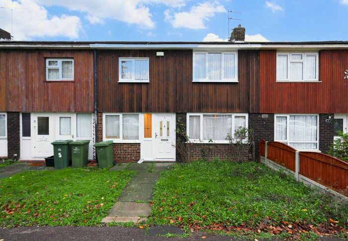 3 Bedroom Terraced House To Rent In Byfletts, Basildon, SS16