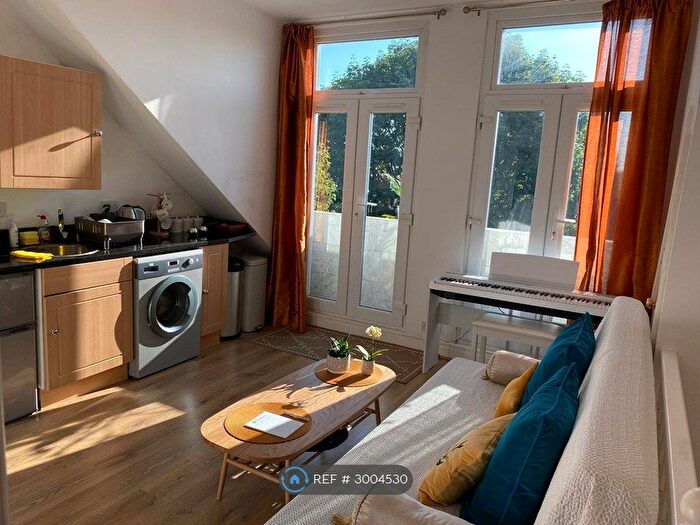 1 Bedroom Flat To Rent In Acton Lane Chiswick, London, W4