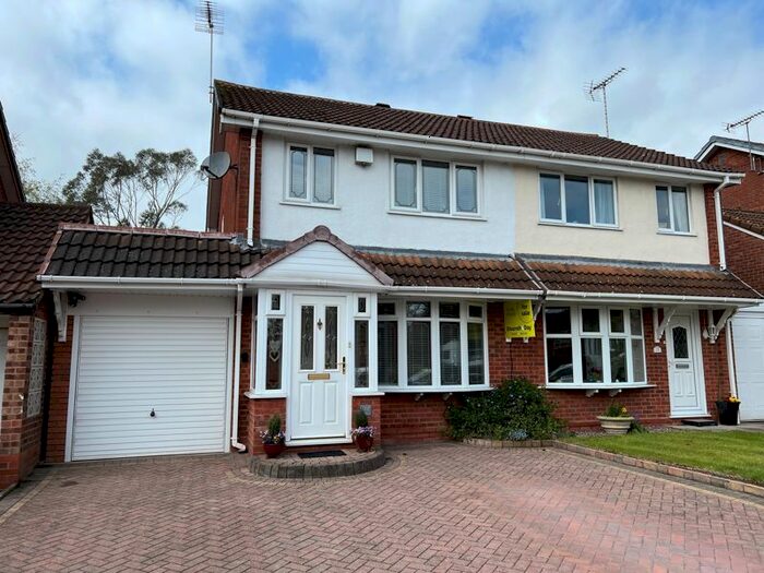 Houses for sale & to rent in WV10 7NW, New Road, Featherstone And