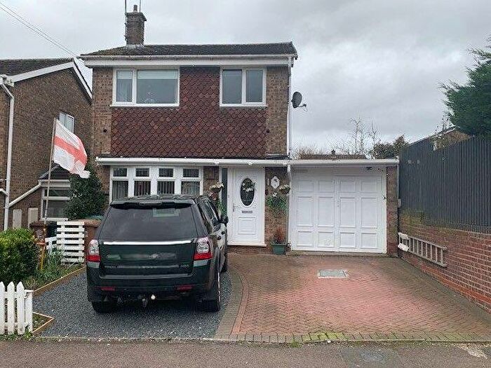 3 Bedroom Detached House For Sale In Ruston Close, Swadlincote, Derbyshire, DE11