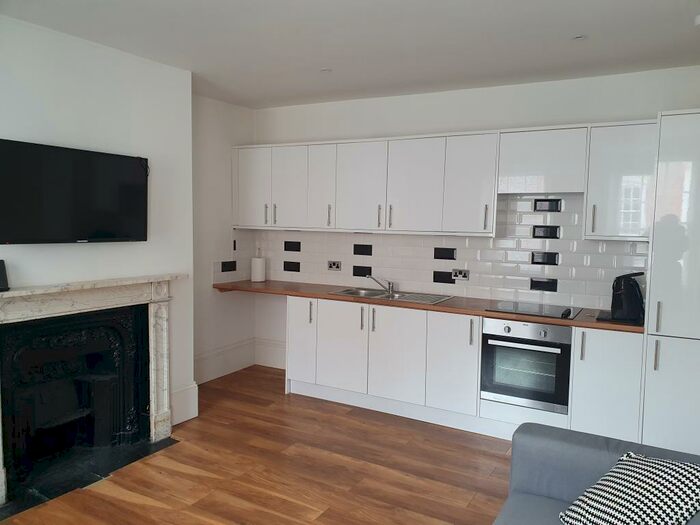 2 Bedroom Flat To Rent In High Street, Ramsgate, CT11