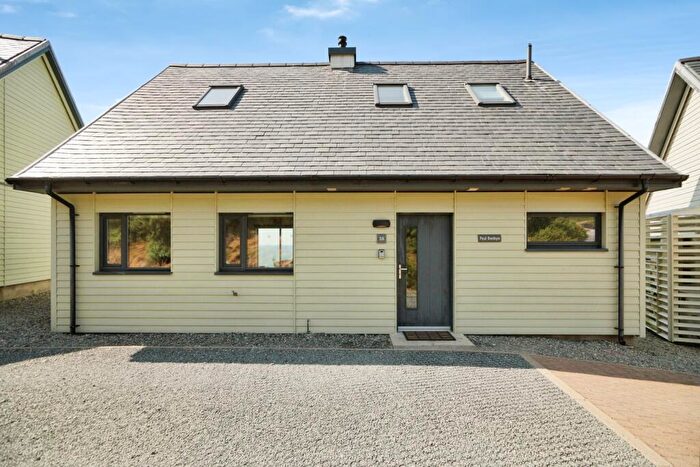 3 Bedroom Bungalow For Sale In Plas Pistyll, Pistyll, Pwllheli, Gwynedd, LL53