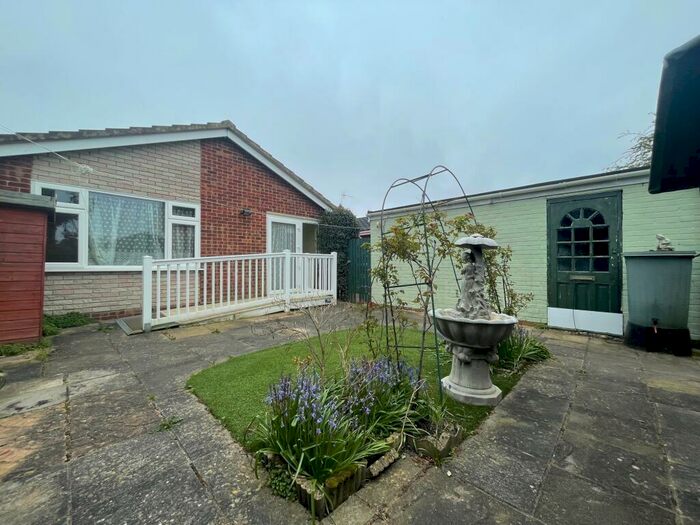 2 Bedroom Bungalow To Rent In Trendall Road, Norwich, NR7