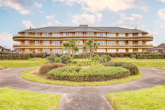 2 Bedroom Flat For Sale In Roberts Marine Mansions, West Parade, Worthing, BN11