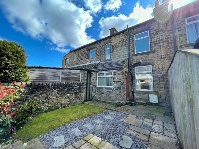 2 Bedroom Terraced House To Rent In Springfield Terrace, Outlane, Huddersfield, HD3