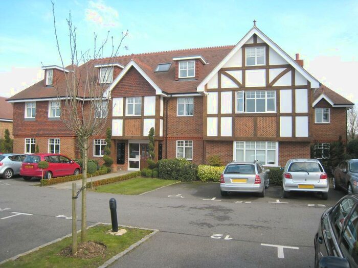 2 Bedroom Apartment To Rent In Shoppenhangers Road, Maidenhead, SL6