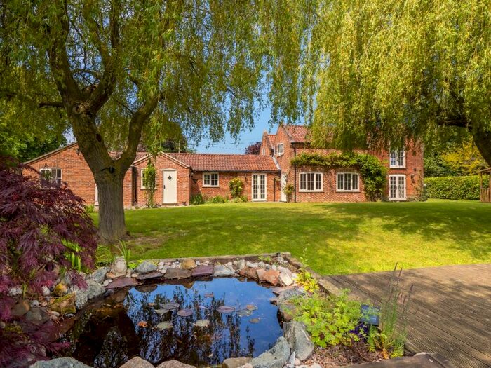 4 Bedroom Detached House For Sale In Heath Road, Norwich, NR12