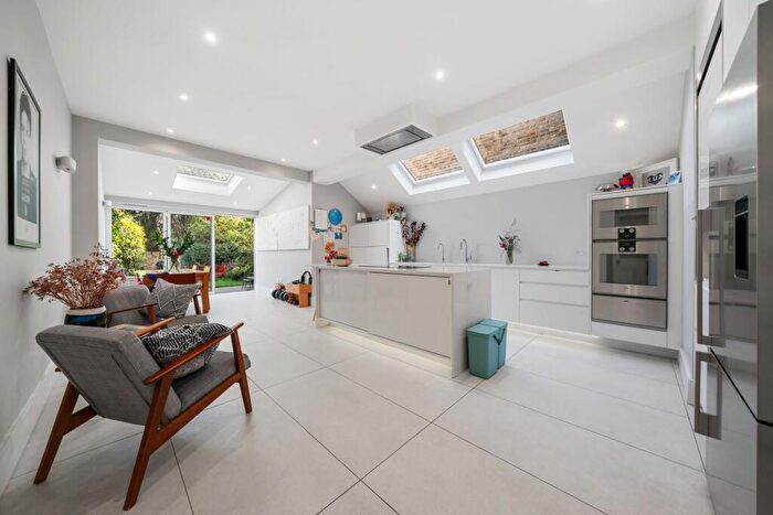 4 Bedroom House To Rent In Leighton Gardens, London, NW10