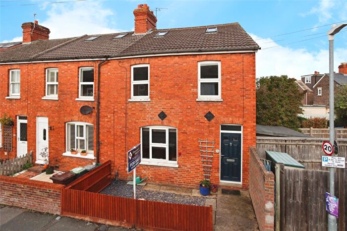 4 Bedroom End Terrace House For Sale In Nelson Avenue, Tonbridge, Kent, TN9