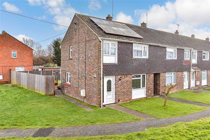 3 Bedroom End Terrace House For Sale In Thatch Barn Road, Headcorn, Ashford, Kent, TN27