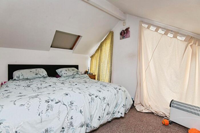 1 Bedroom Detached House For Sale In Village Way, Aylesbeare, Exeter, EX5