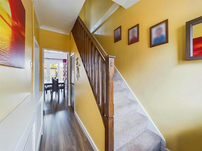 3 Bedroom Detached House For Sale In Forester Grove, Carlton, Nottingham, NG4