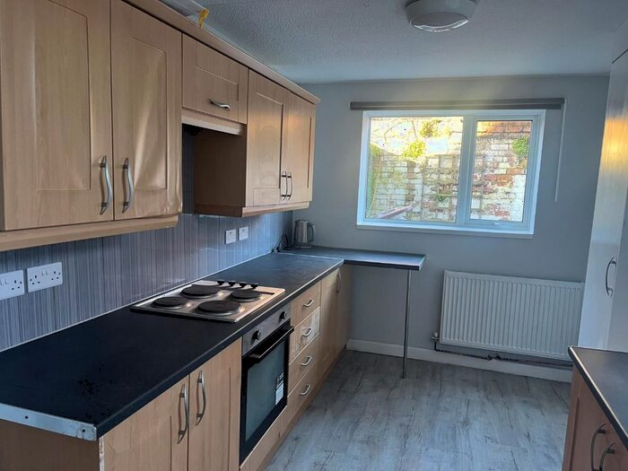 3 Bedroom Flat To Rent In Lugsmore Lane, St. Helens, WA10