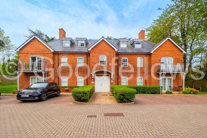 2 Bedroom Flat To Rent In Damson Way, Carshalton, SM5